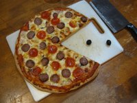 Hoe-Made pizza.jpg